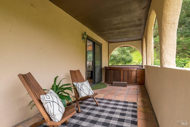 81 Santa Maria Dr, Novato, CA 94947