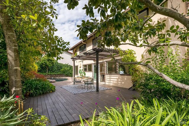 81 Santa Maria Dr, Novato, CA 94947