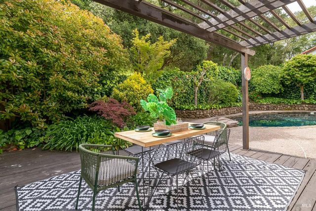 81 Santa Maria Dr, Novato, CA 94947