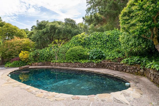 81 Santa Maria Dr, Novato, CA 94947