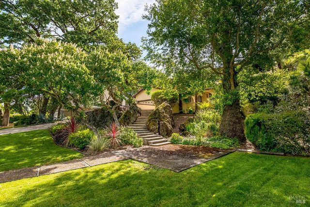 81 Santa Maria Dr, Novato, CA 94947