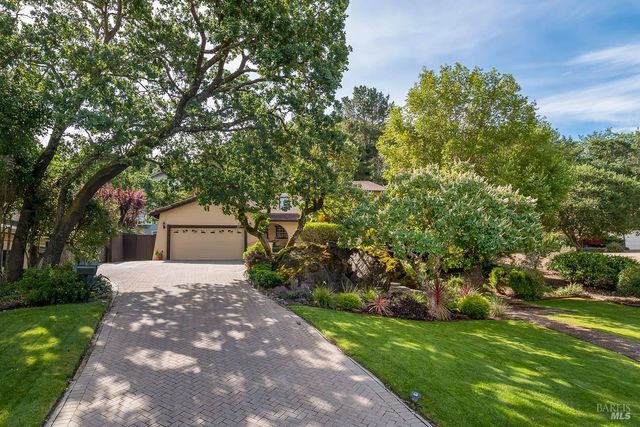 81 Santa Maria Dr, Novato, CA 94947