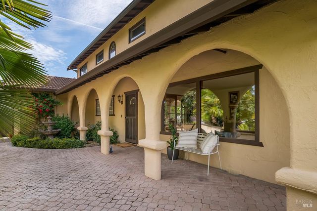 81 Santa Maria Dr, Novato, CA 94947