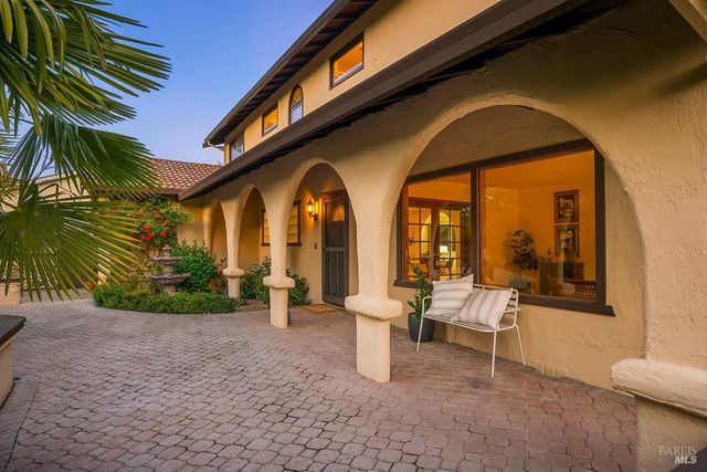 81 Santa Maria Dr, Novato, CA 94947