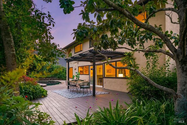 81 Santa Maria Dr, Novato, CA 94947