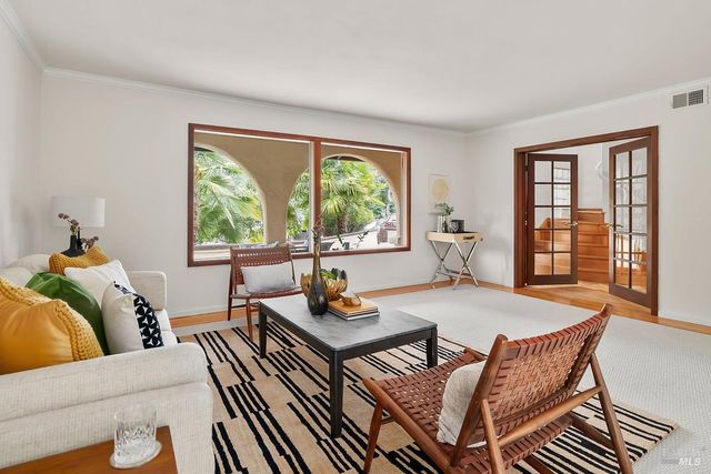 81 Santa Maria Dr, Novato, CA 94947