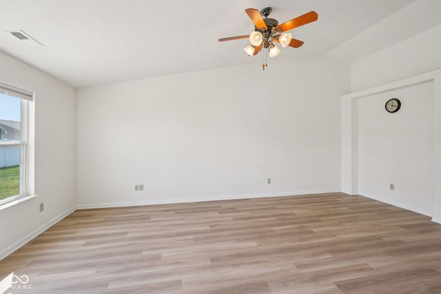 2204 Cherrybark Court, Shelbyville, IN 46176