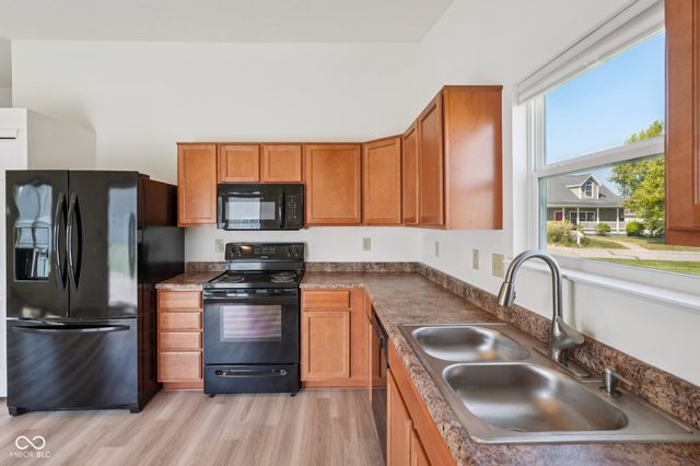 2204 Cherrybark Court, Shelbyville, IN 46176