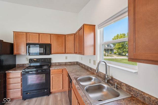 2204 Cherrybark Court, Shelbyville, IN 46176