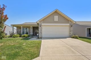 2204 Cherrybark Court, Shelbyville, IN 46176