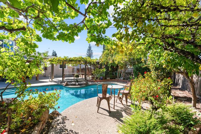 8117 English Oak Way, Citrus Heights, CA 95610