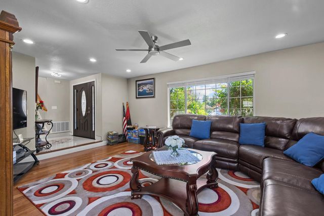 8117 English Oak Way, Citrus Heights, CA 95610