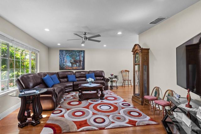 8117 English Oak Way, Citrus Heights, CA 95610