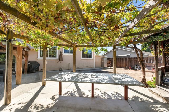 8117 English Oak Way, Citrus Heights, CA 95610
