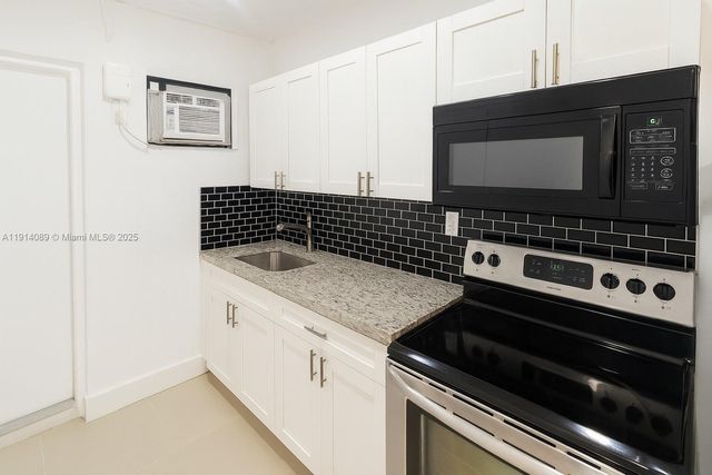 5807 SW 25th St 9, West Park, FL 33023