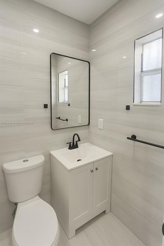 5807 SW 25th St 9, West Park, FL 33023