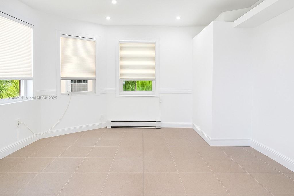 5807 SW 25th St 9, West Park, FL 33023