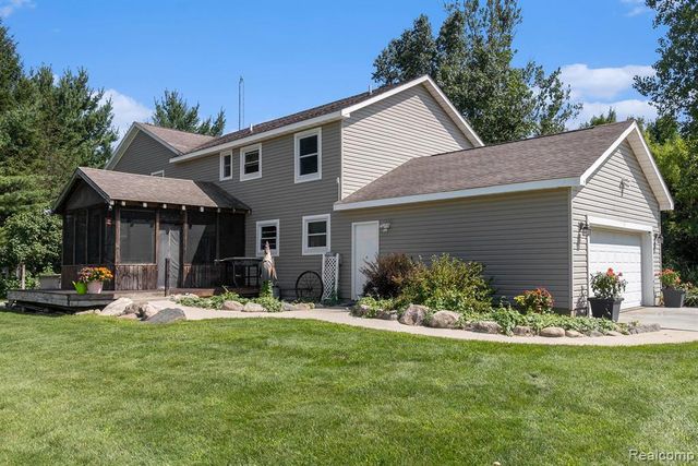5085 Curtis Rd, Attica, MI 48412