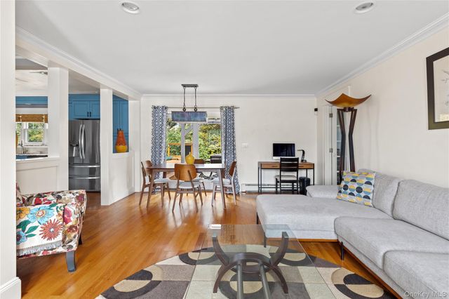 58 Roosevelt Avenue, Glen Head, NY 11545