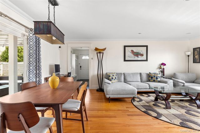 58 Roosevelt Avenue, Glen Head, NY 11545