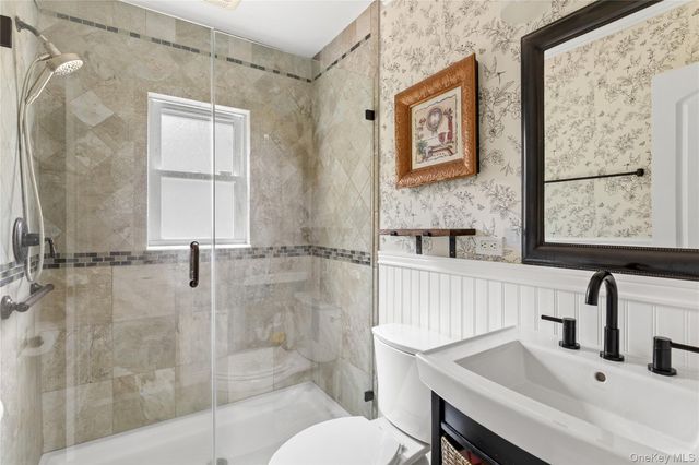 58 Roosevelt Avenue, Glen Head, NY 11545