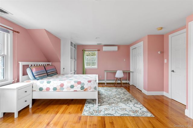 58 Roosevelt Avenue, Glen Head, NY 11545