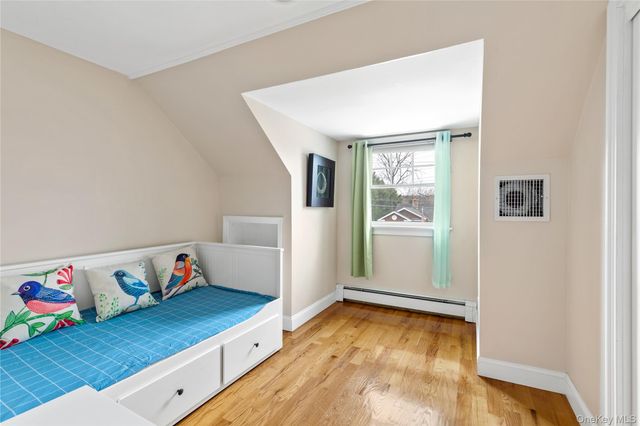 58 Roosevelt Avenue, Glen Head, NY 11545