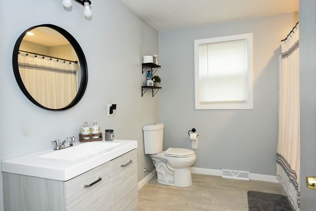 150 Hathaway Road, Acushnet, MA 02743