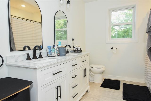 150 Hathaway Road, Acushnet, MA 02743