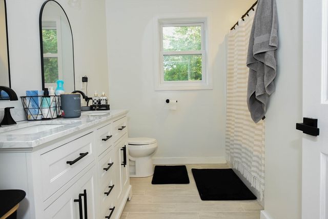 150 Hathaway Road, Acushnet, MA 02743