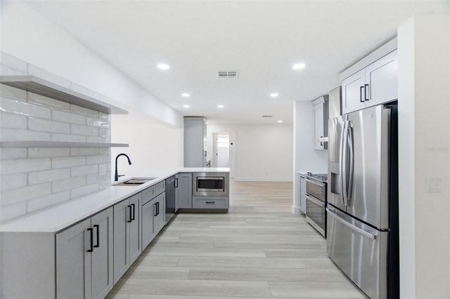 1200 80TH ST S, St Petersburg, FL 33707