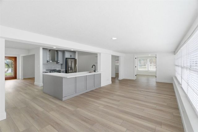 1200 80TH ST S, St Petersburg, FL 33707