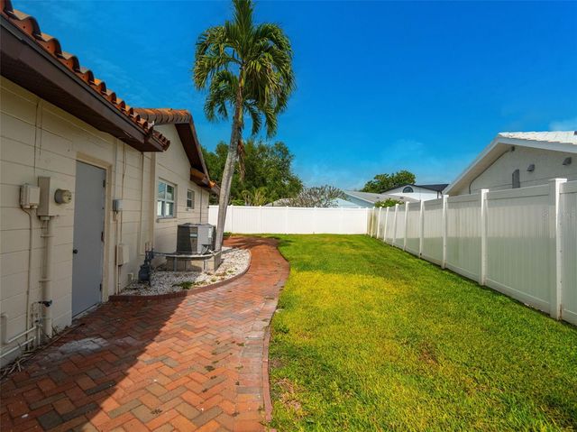 1200 80TH ST S, St Petersburg, FL 33707