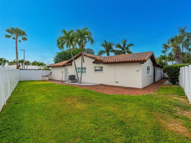 1200 80TH ST S, St Petersburg, FL 33707