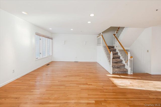 65 Clarewood Drive 65, Hastings-on-hudson, NY 10706