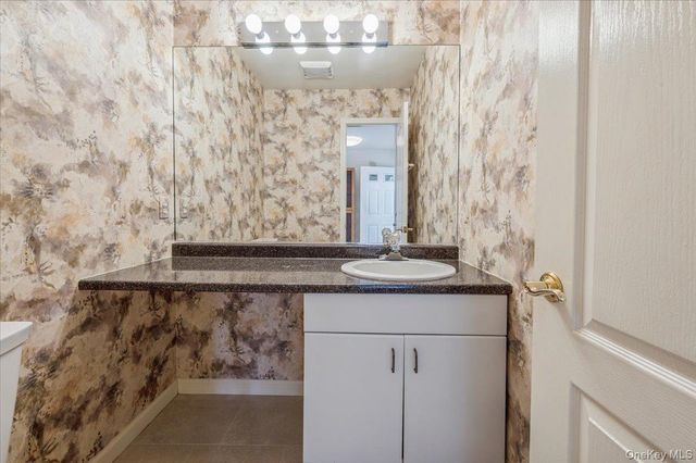 65 Clarewood Drive 65, Hastings-on-hudson, NY 10706