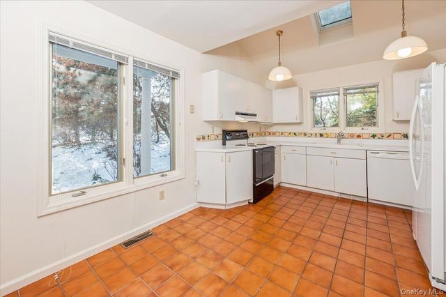 65 Clarewood Drive 65, Hastings-on-hudson, NY 10706