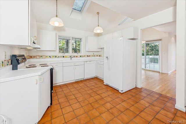 65 Clarewood Drive 65, Hastings-on-hudson, NY 10706