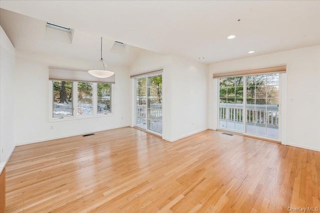 65 Clarewood Drive 65, Hastings-on-hudson, NY 10706