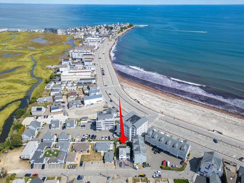 19 Fuller Acres Apt 3, Hampton, NH 03842