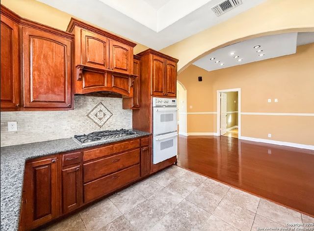 101 Upson, San Antonio, TX 78212