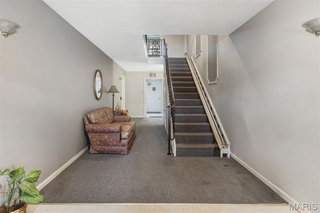 4298 Chateau De Ville Drive A, Unincorporated, MO 63129