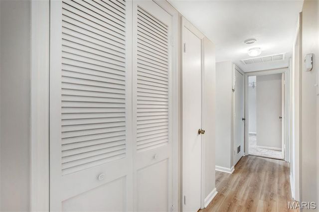 4298 Chateau De Ville Drive A, Unincorporated, MO 63129