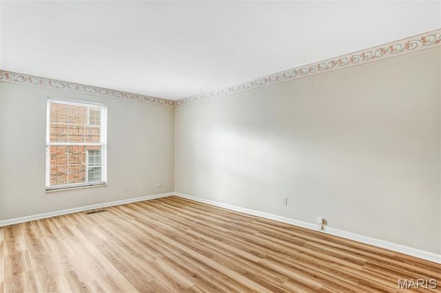 4298 Chateau De Ville Drive A, Unincorporated, MO 63129