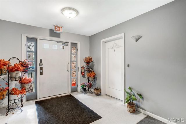 4298 Chateau De Ville Drive A, Unincorporated, MO 63129