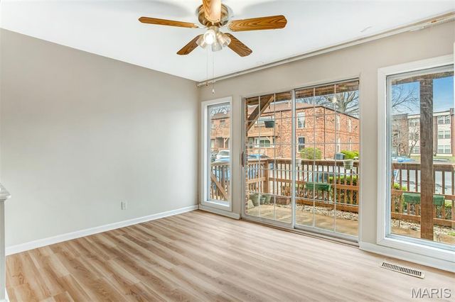 4298 Chateau De Ville Drive A, Unincorporated, MO 63129