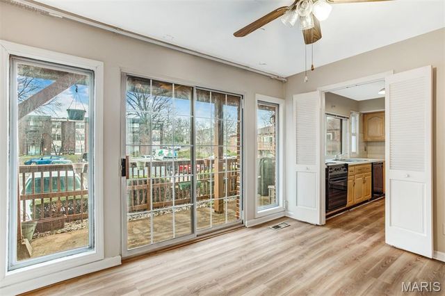 4298 Chateau De Ville Drive A, Unincorporated, MO 63129