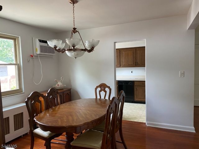 50 S 1St St, Bergenfield Boro, NJ 07621