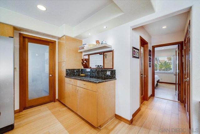 1386 Lake Drive, Encinitas, CA 92024