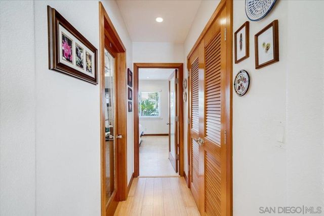 1386 Lake Drive, Encinitas, CA 92024